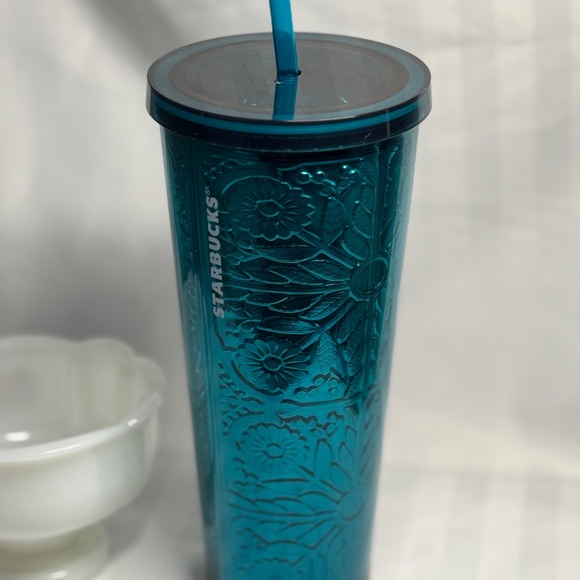 Starbucks 2017 Limited Edition Teal Embossed Floral Tumbler 24oz w/ Straw, Rare - Picture 8 of 8